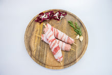 Carica l'immagine nel visualizzatore di Gallery, INVOLTINI DI CONIGLIO E PANCETTA