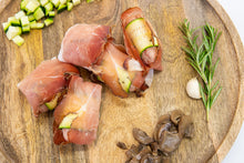 Carica l'immagine nel visualizzatore di Gallery, INVOLTINI DI CONIGLIO, SPECK E ZUCCHINE